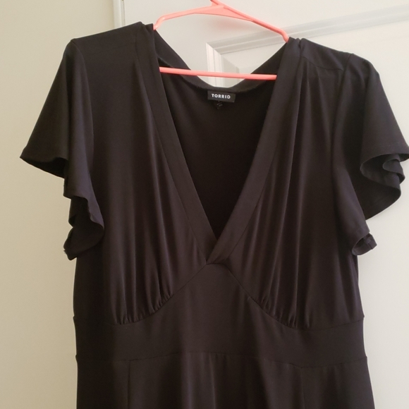 Black torrid dress-size 1 plus - Picture 3 of 4